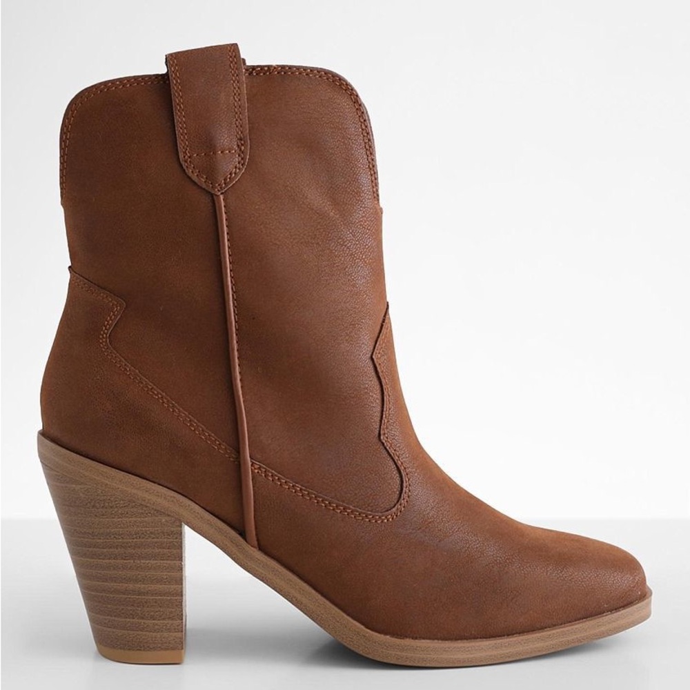 MIA Lilue Brown Western Ankle Boot Size 8.5 Flawed